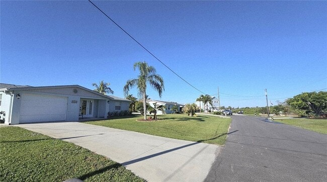 Photo - 1153 Clark St