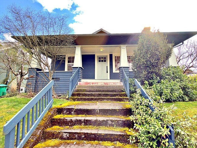 Photo - 858 N Stafford St