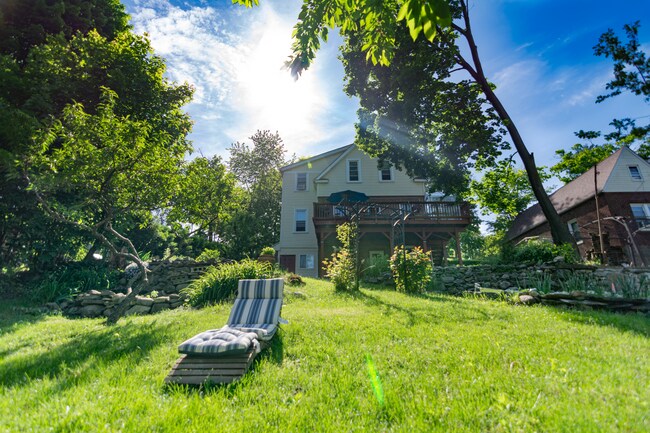 3 Cedar St Unit 3L