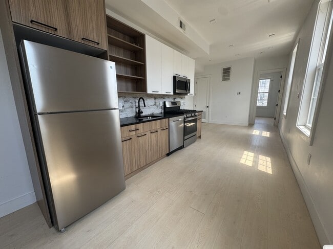 283 Webster 2L - 285 Webster Ave Apartments Unit 2L