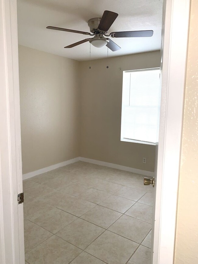 Photo - Newly refreshed spacious 2bedrooms,2 baths duplex in Eagle Lake, TX.