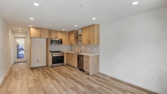 Photo - Modern Mount Baker Living