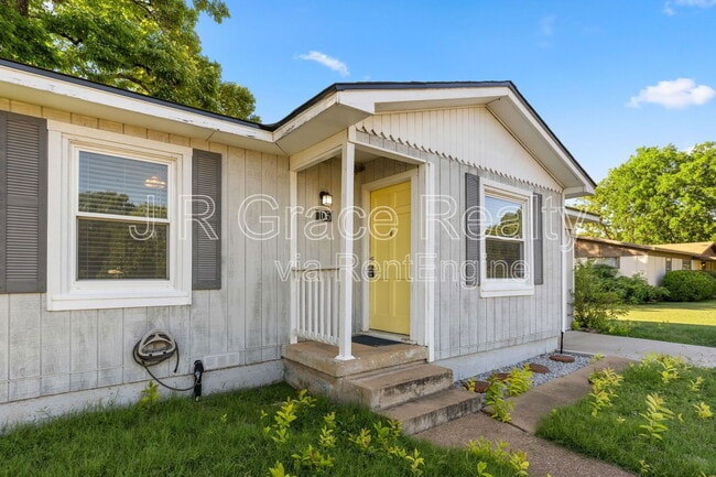 Building Photo - 105 David Davis Dr Rental