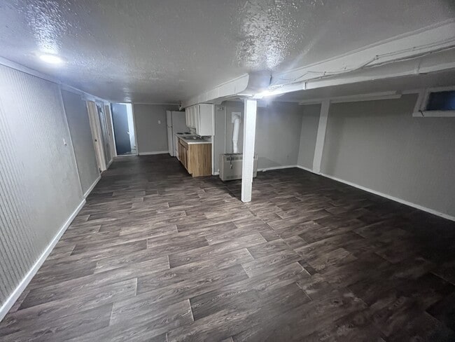 Building Photo - 604 Haines Ave