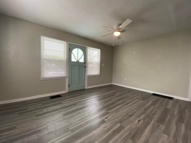 Photo - Daytona Beachside Charmer