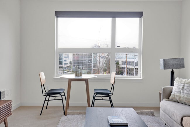 Photo - 330 3rd Ave W Unidad FL5-ID3627A