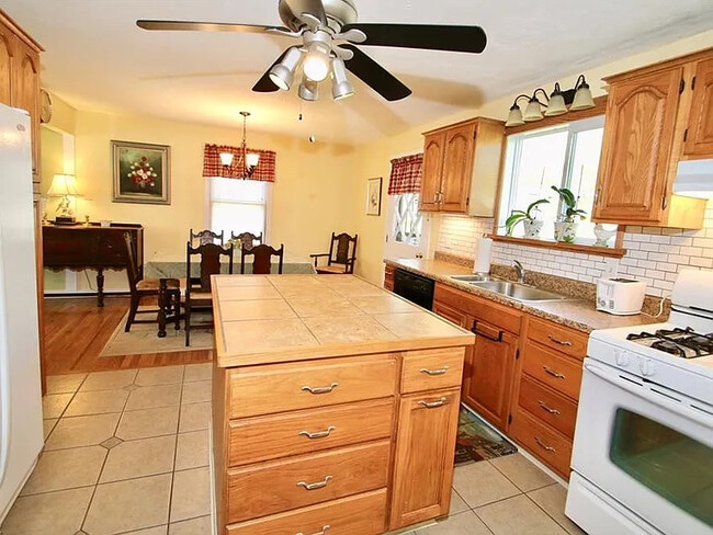 Photo - 1771 E 234th St