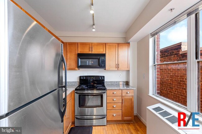 Photo - 815 King St Unit 5E