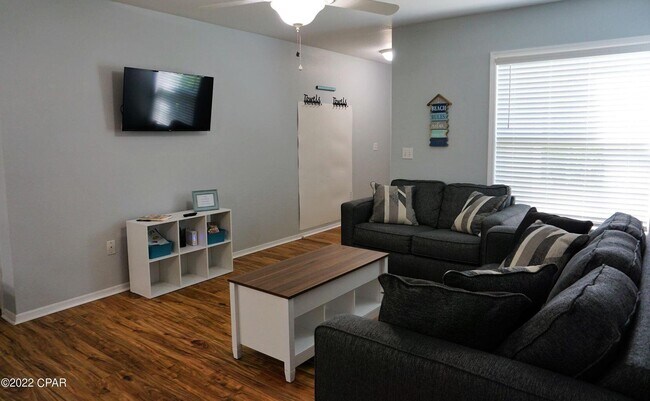 Photo - 504 Lighthouse Rd