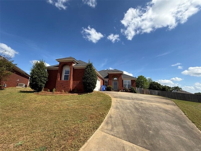 Building Photo - 650 Little Farm Rd