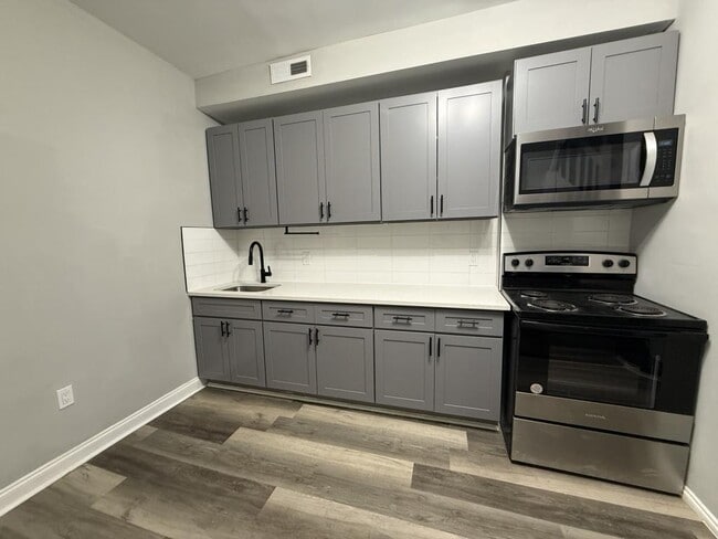 Photo - 5340 Maple Ave