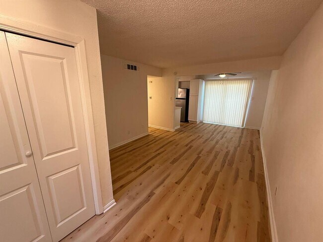 Building Photo - 2707 Windswept Cove Unit 102 Rental
