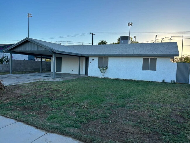 Photo - "Well Maintained 3-Bedroom, 2 Bathroom in Yuma Valley!"