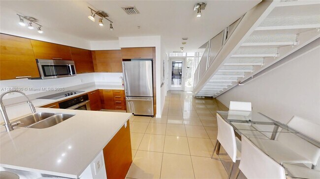Building Photo - 3250 NE 1st Ave Unit TH 546 Rental