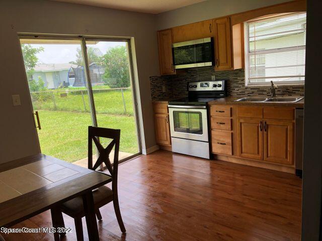 Photo - 423 Count St