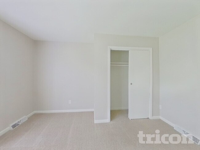 Photo - 6010 Sullins Rd