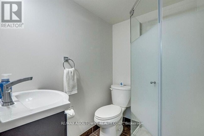 Photo - 180 Mississauga Vly Blvd