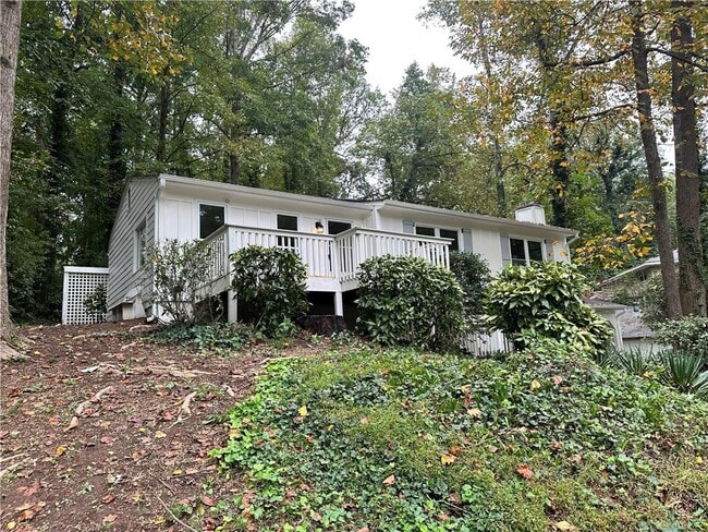 Photo - 1231 Woodleigh Rd SW