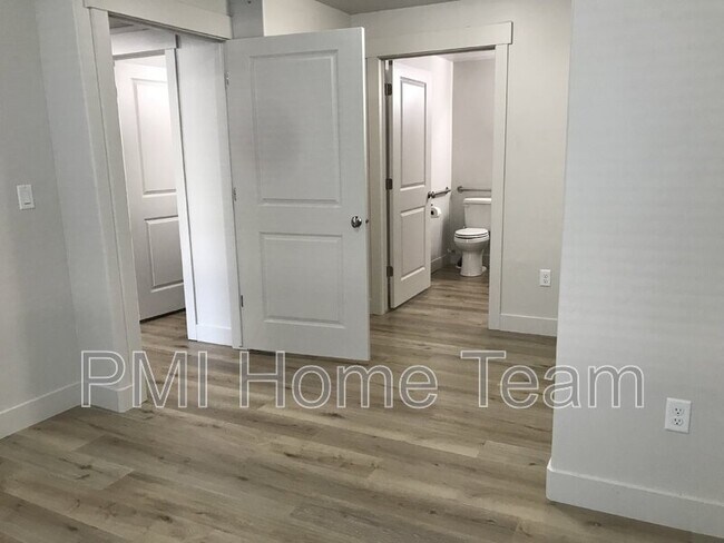 Photo - 2874 Kiesel Ave Unit 306