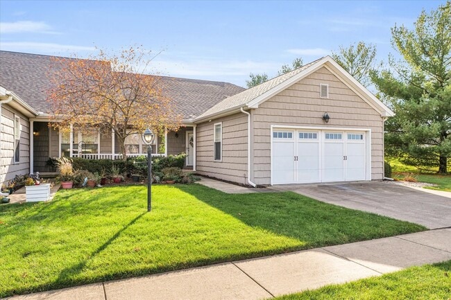 Building Photo - 1701 E Amber Ln