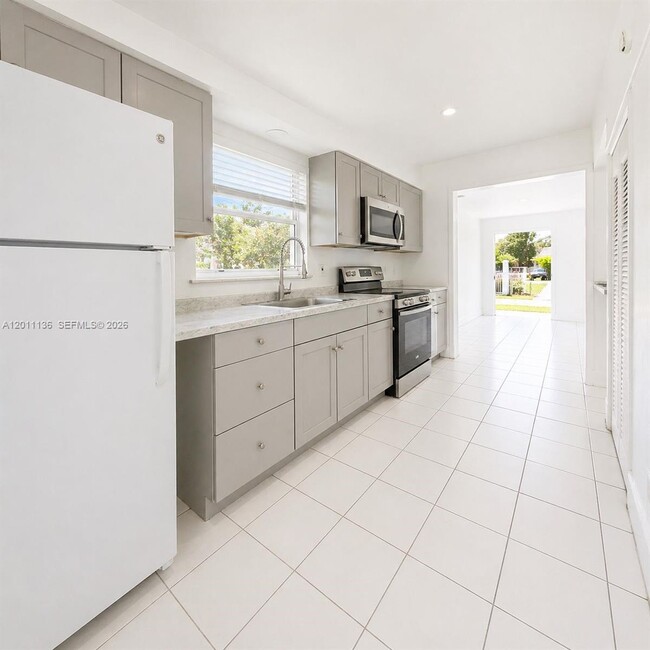 Photo - 400 SE 14th St
