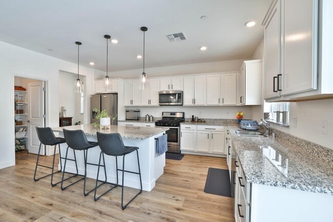 Photo - 2887 Penrose Ln