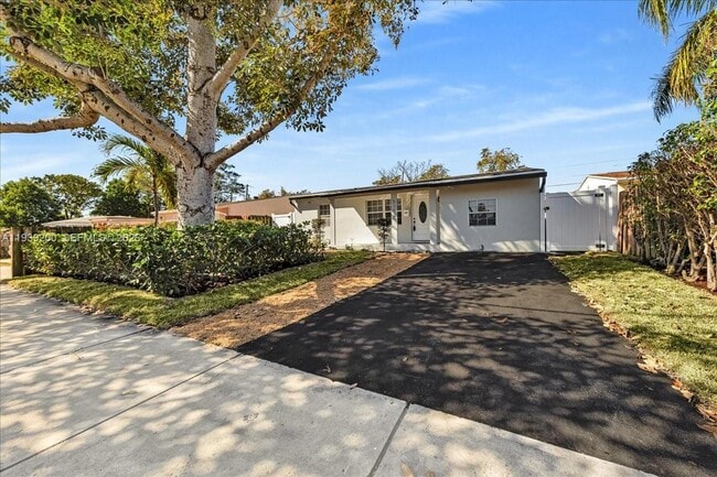 Photo - 5157 NE 6th Ave