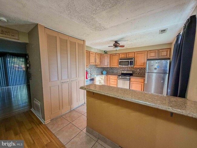 Photo - 58 Vanderbilt Ct