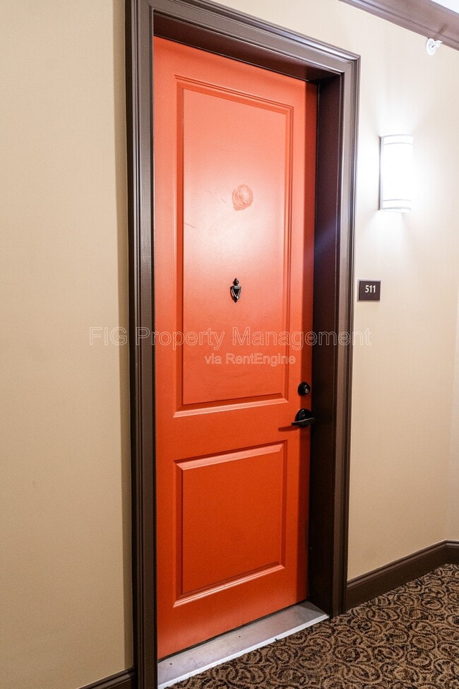 Building Photo - 445 W Blount Ave Unit 511