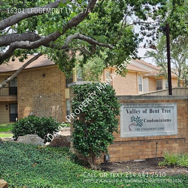 Building Photo - 16301 Ledgemont Ln Rental