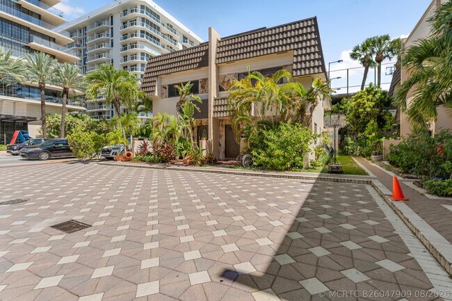 Photo - 8956 Collins Ave