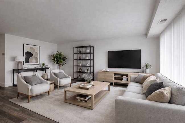 Photo - Carlyle Tower Apartments - Southfield, MI