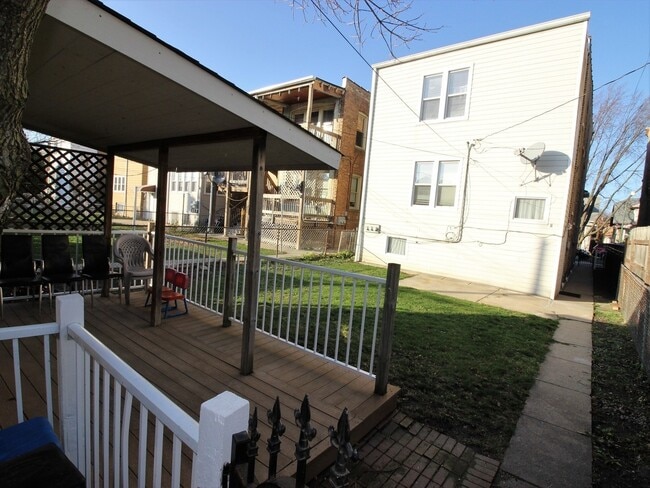 Building Photo - 5317 W Newport Ave Unit Garden  #1 Rental