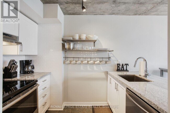 Photo - 1029 King St W Unit 837