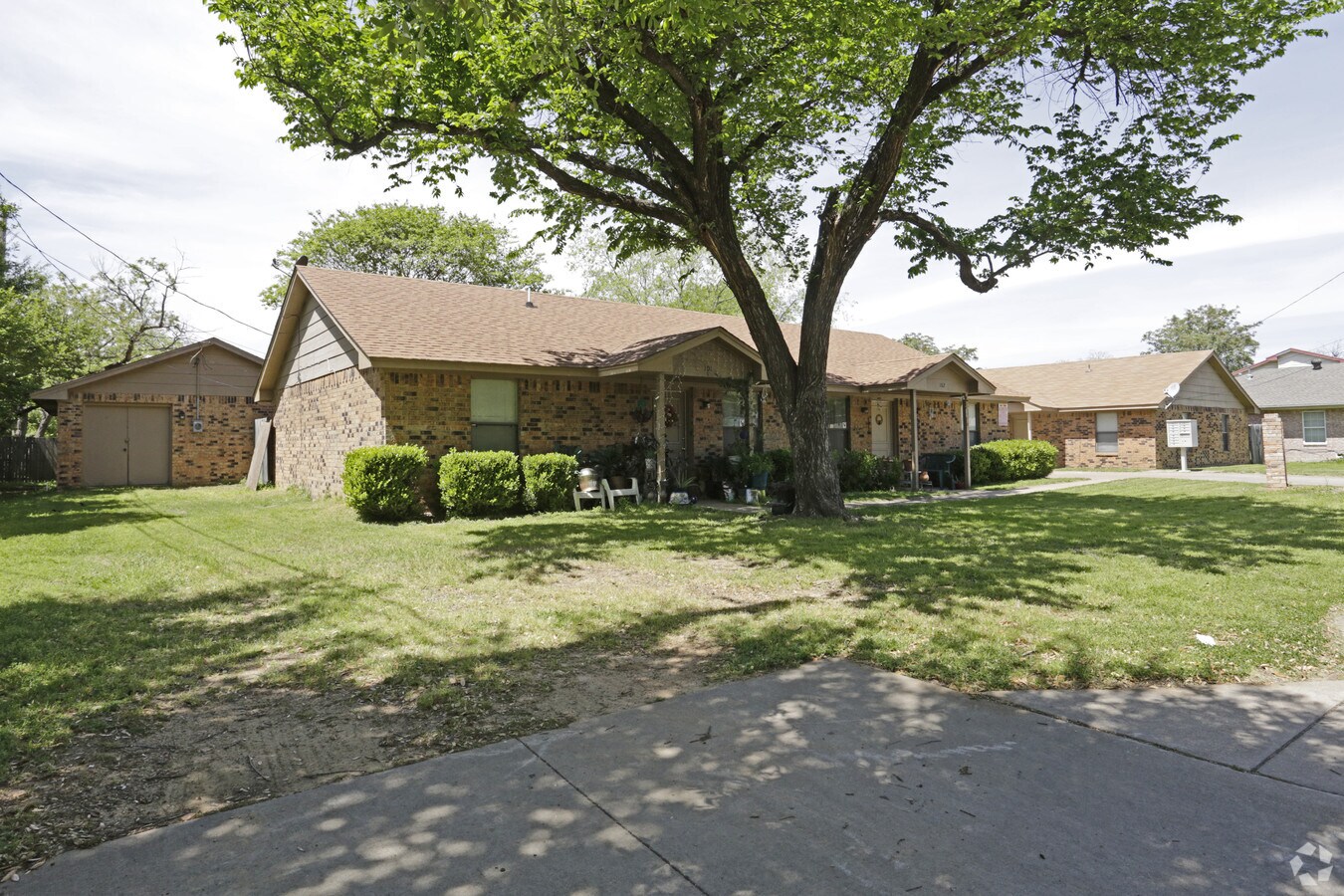 Photo - 1215-1217 Katy Dr