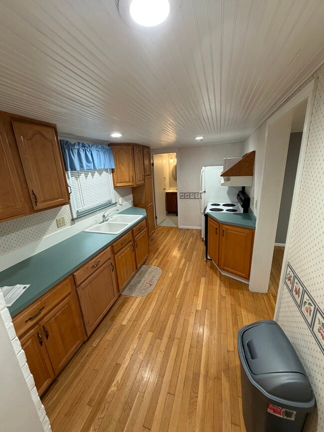 Photo - 402 Main St Unit 1