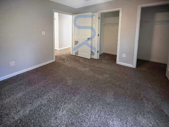 Photo - Move in before October 31st and choose you...