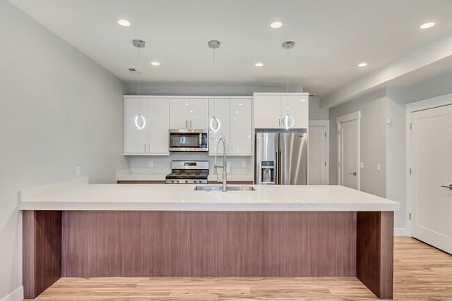 Photo - 342 Reed Ave N