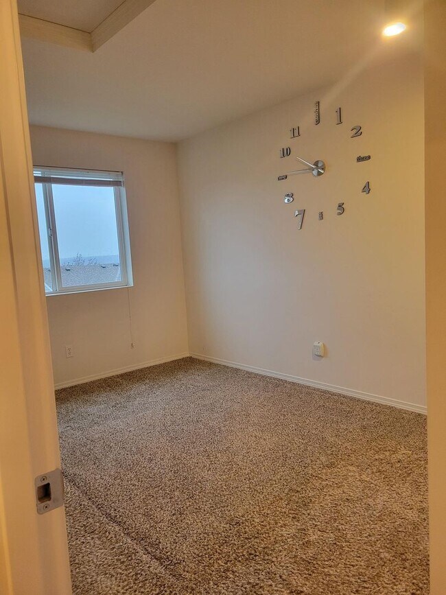 Cozy 4 bd 2.5 bath in Lakeland Hills Rental House Rental in Auburn