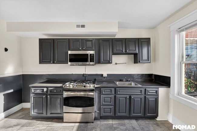 Photo - 3231 Phelps Ln