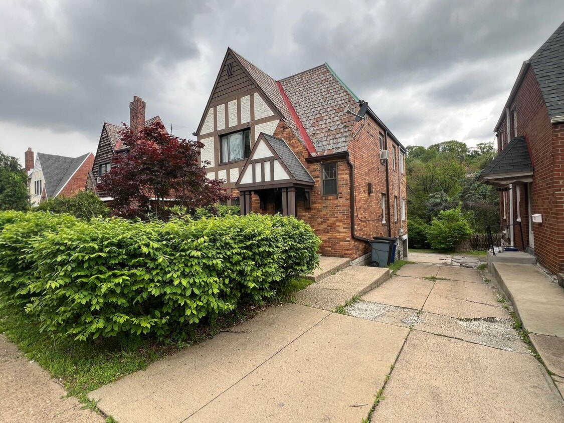 Photo - 3870 Beechwood Blvd