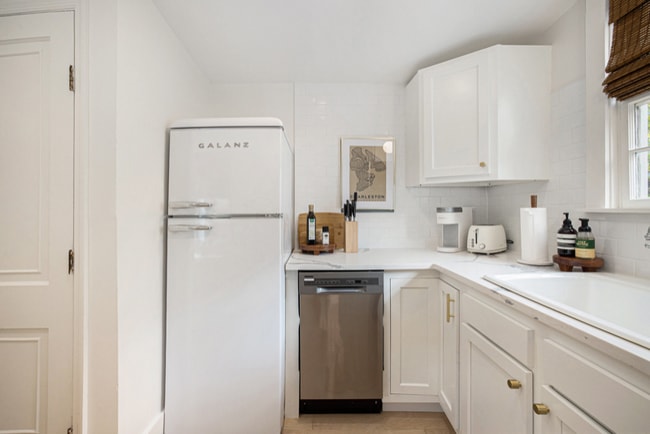 Photo - 165 Queen St Unit B