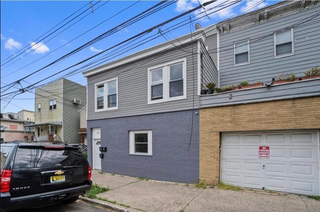 Building Photo - 14 W 19th St Rental