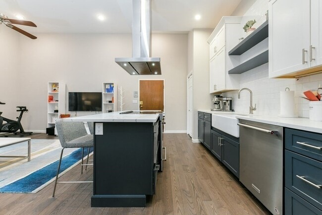 Photo - 743 E 4th St Unit 205