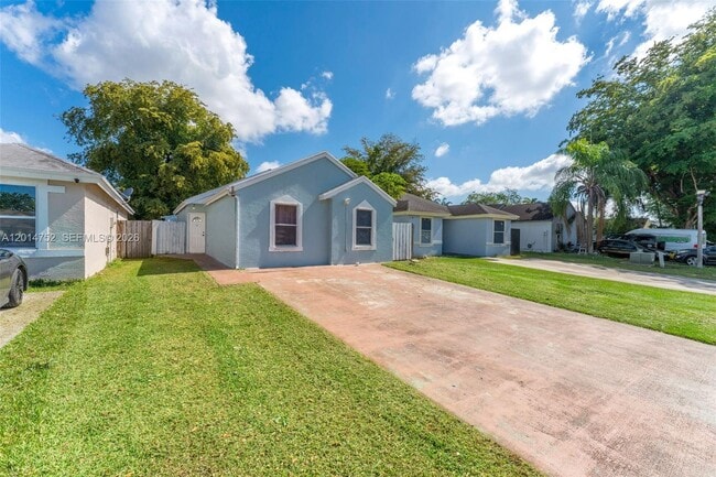 Photo - 768 SW 9th St