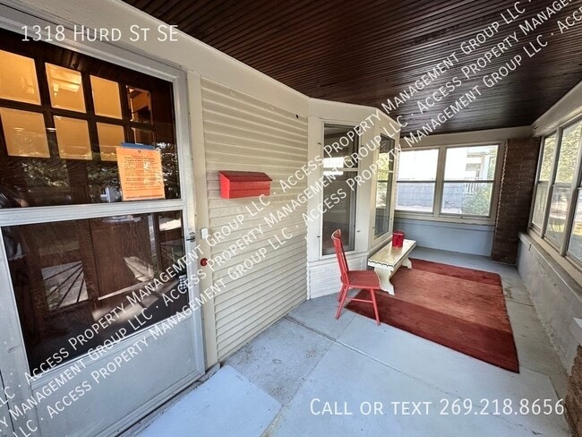 Photo - 1318 Hurd St SE
