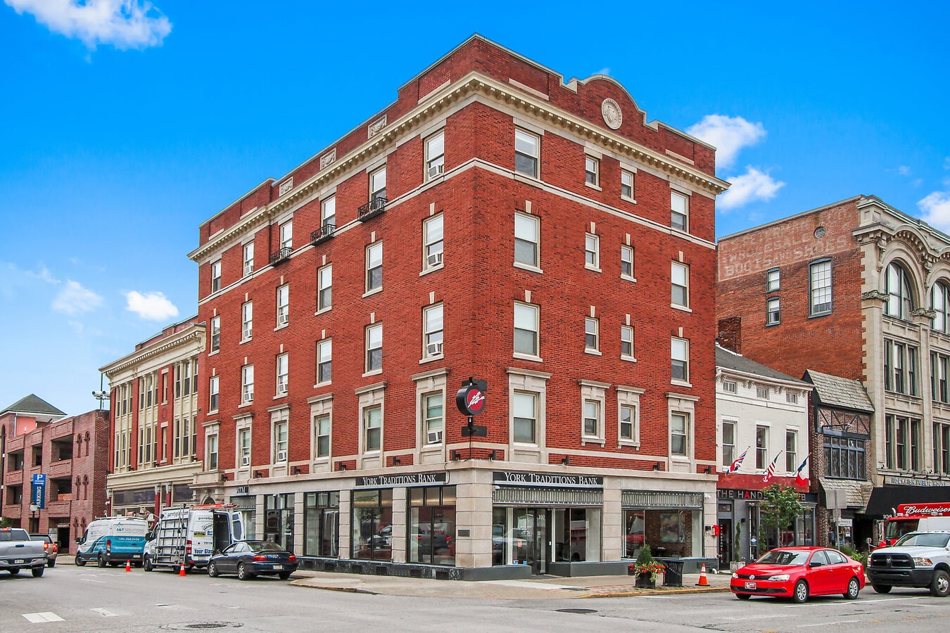 Photo - 7 W Philadelphia St