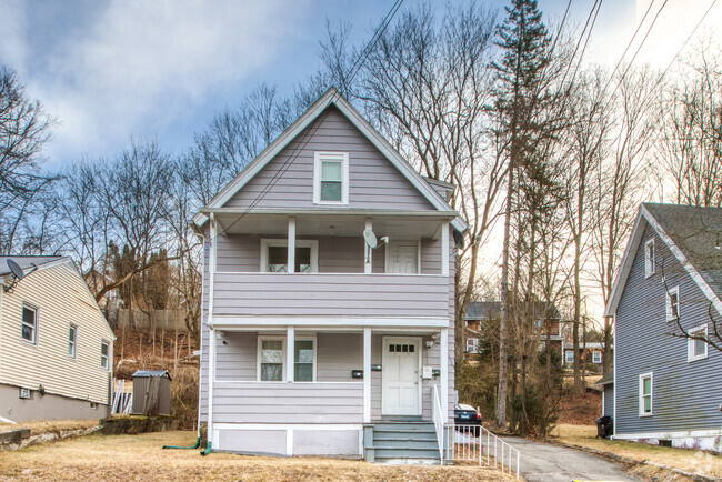 Building Photo - 30 Terrace Ave Unit 2nd FL Rental