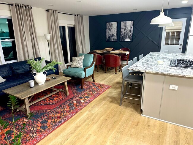 Photo - 347 Karen Dr