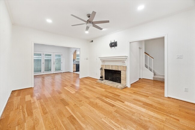 Building Photo - 11711 Memorial Dr Unit 639